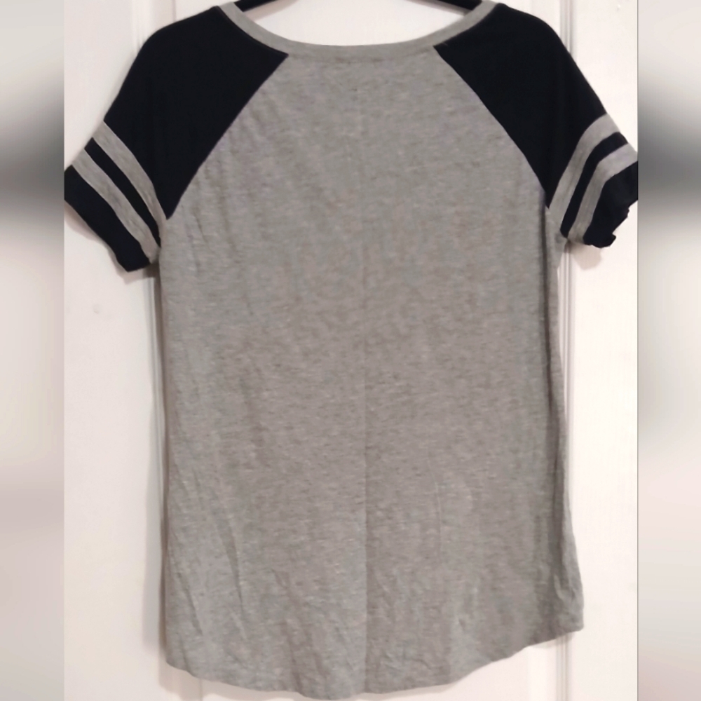 Gray and Black Metallica Tee - L - Picture 6 of 7